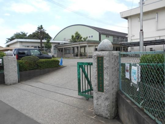 【周辺】　所沢市立三ケ島小学校：1442m